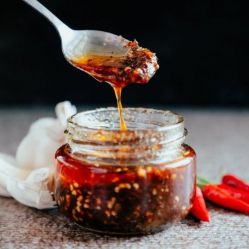 Čínsky chilli olej: Pridanie ohnivo pálivej chuti do ázijskej kuchyne